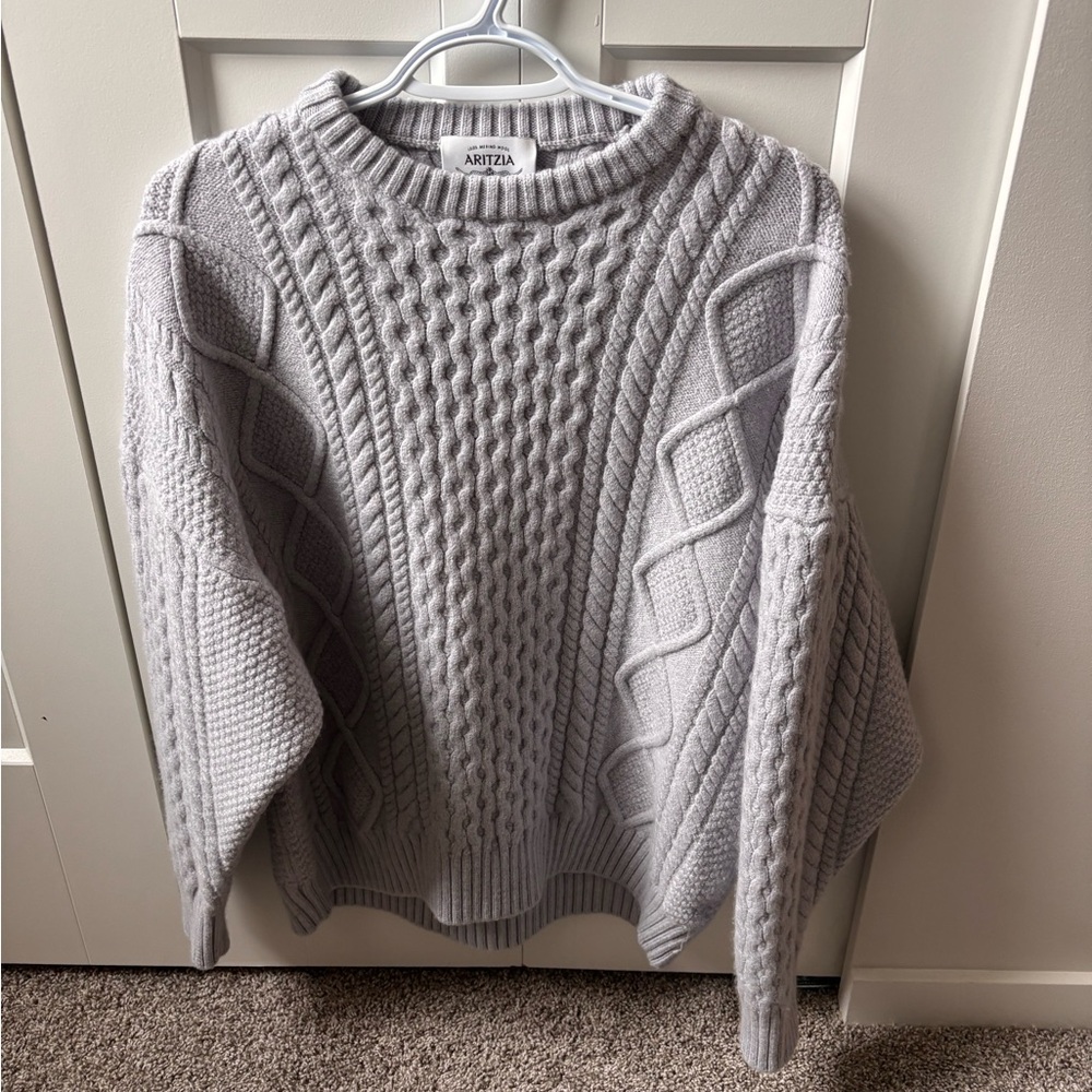 Aritzia sweater not worn only washed